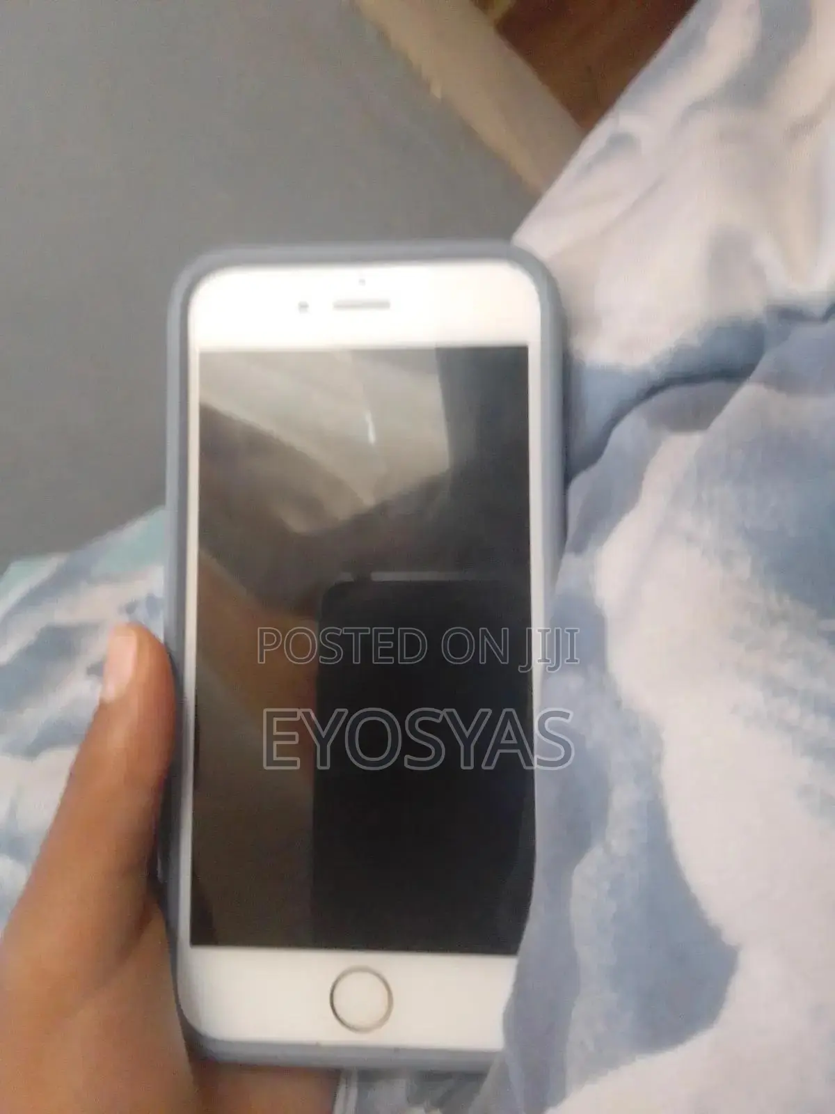 New Apple iPhone 6s 64 GB Gold