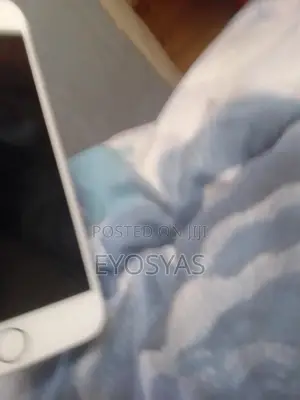 New Apple iPhone 6s 64 GB Gold