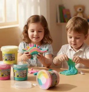 Kids Playing Super Light Clay Mud