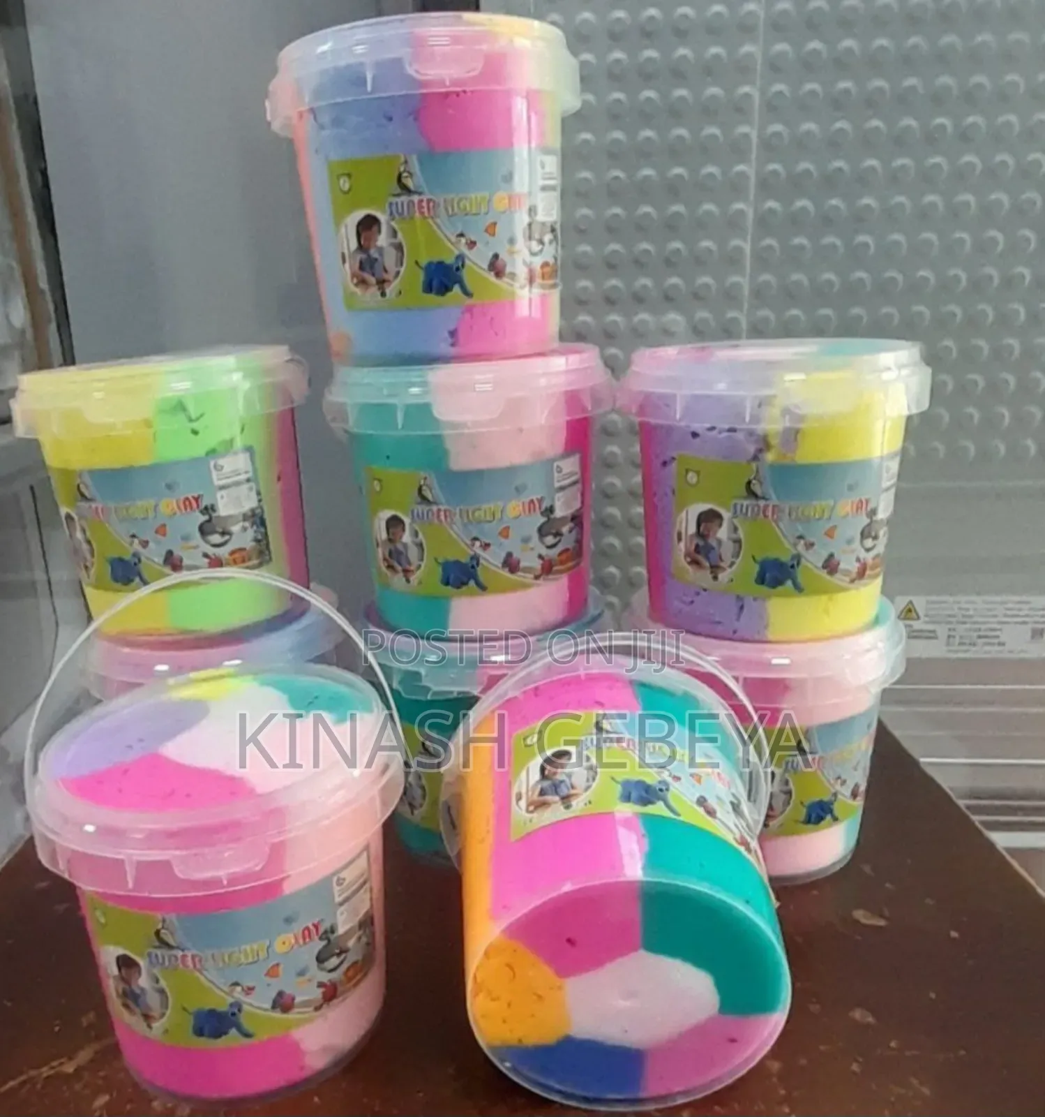 Kids Playing Super Light Clay Mud