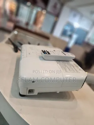 Epson Projector Model Name: Eb-S31 Has : Bag Remote