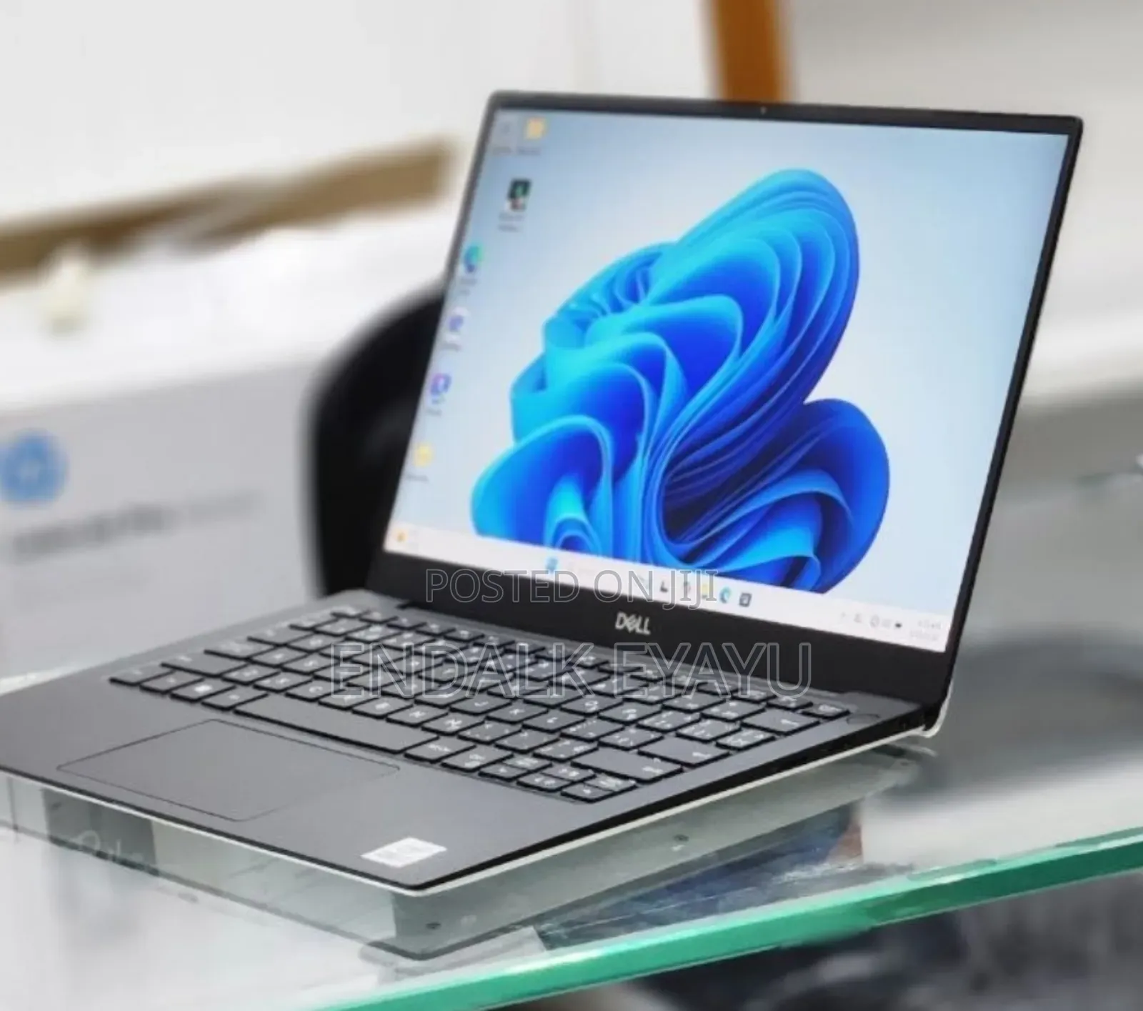 New Laptop Dell XPS 13 8GB Intel Core I7 SSD 512GB