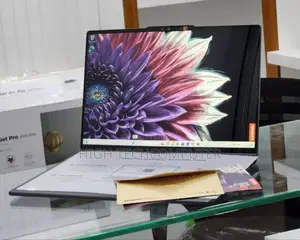 New Laptop Lenovo Yoga 7i 16GB Intel Core Ultra 7 SSD 1T