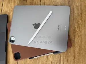 Apple iPad Pro 11 (2022) 128 GB Silver