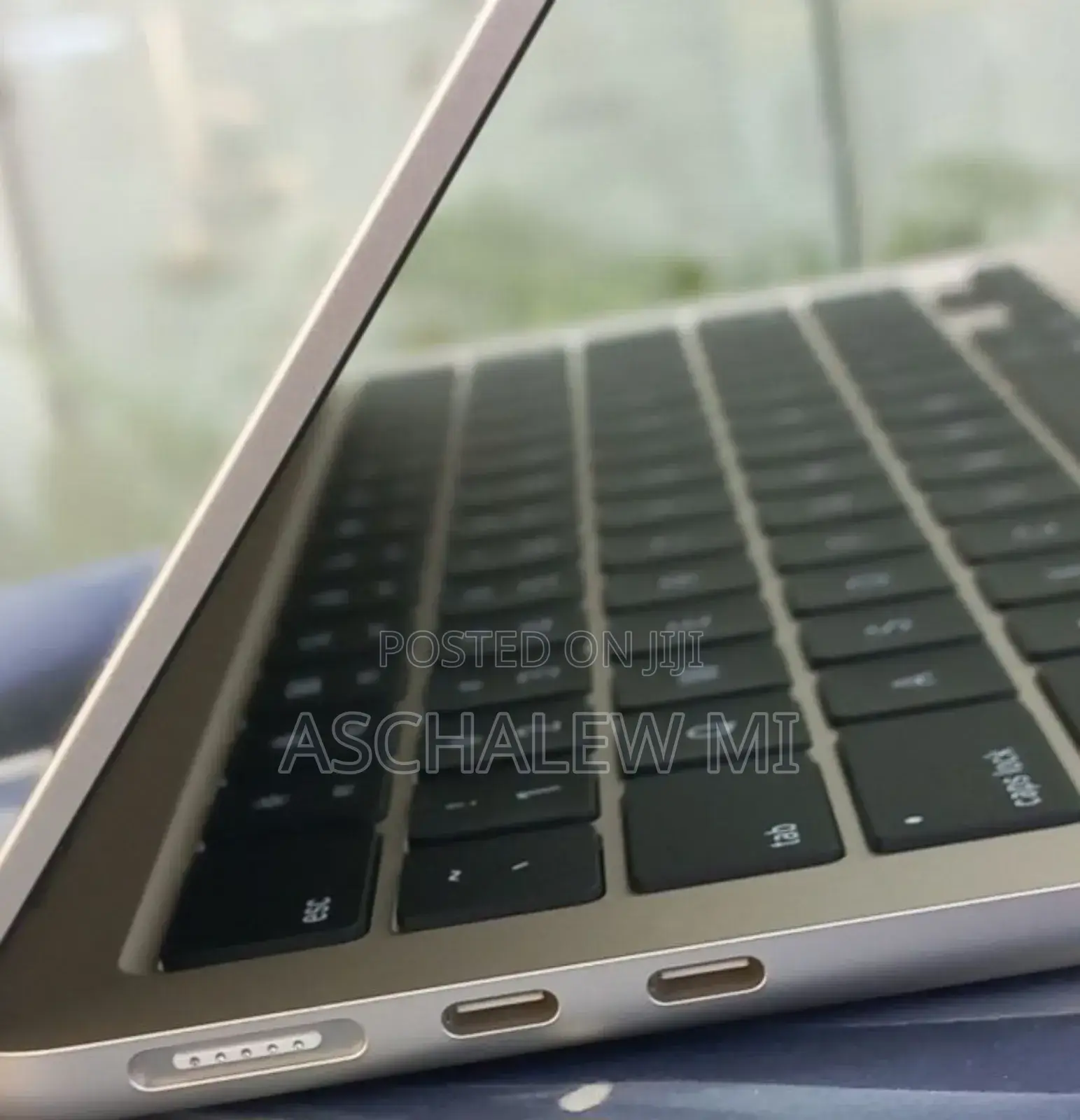 New Laptop Apple MacBook Air 2025 M4 13-Inch 16GB Apple M4 SSD 256GB