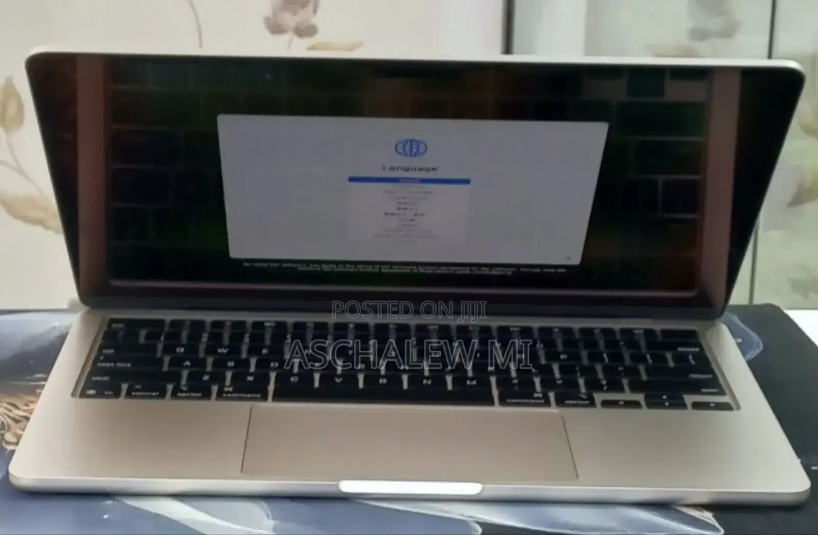 New Laptop Apple MacBook Air 2025 M4 13-Inch 16GB Apple M4 SSD 256GB