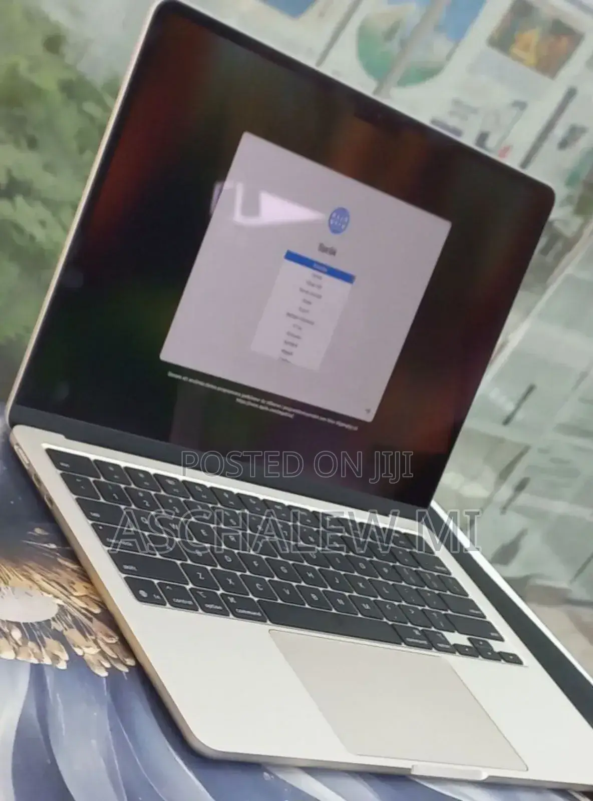 New Laptop Apple MacBook Air 2025 M4 13-Inch 16GB Apple M4 SSD 256GB