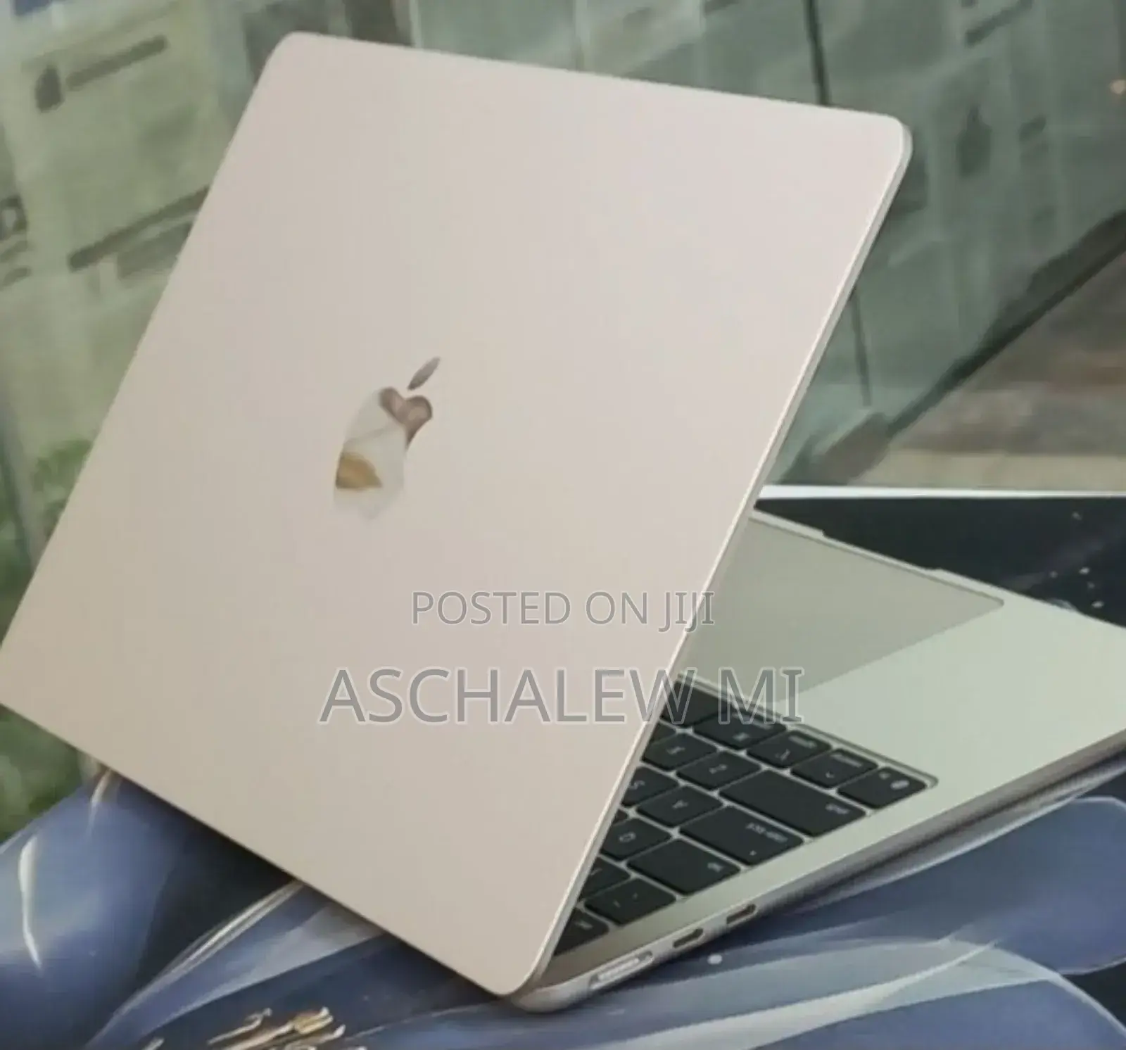 New Laptop Apple MacBook Air 2025 M4 13-Inch 16GB Apple M4 SSD 256GB