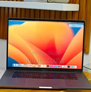 New Laptop Apple MacBook Pro 2019 16GB Intel Core I7 SSD 512GB