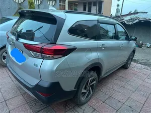 Toyota Rush 2022 Silver