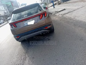 Hyundai Tucson 2022 Silver