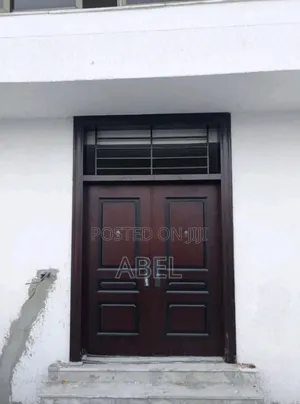 ውብና ዘመናዊ የቤት በር