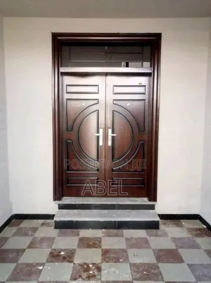 ውብና ዘመናዊ የቤት በር