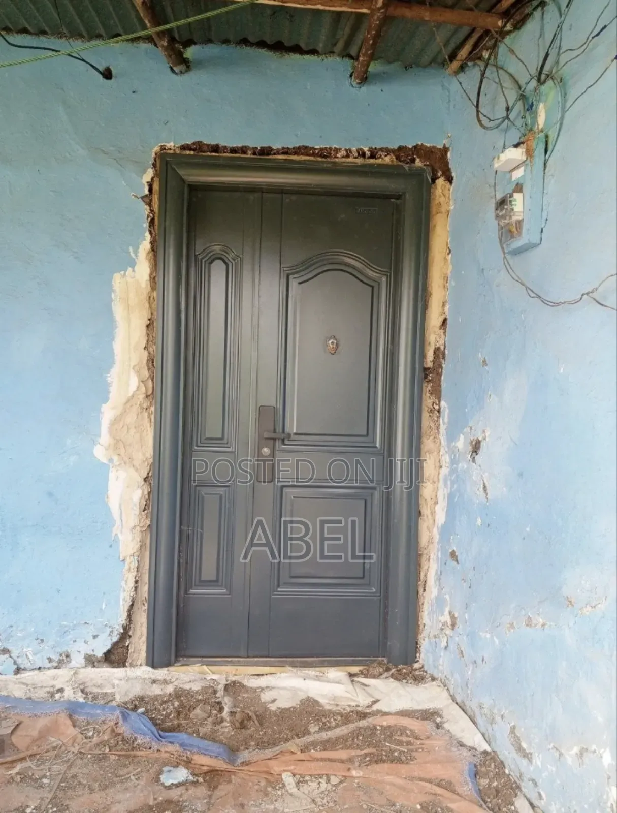 ውብና ዘመናዊ የቤት በር