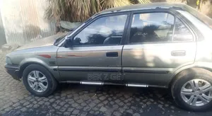 Toyota Corolla 1991 Gold