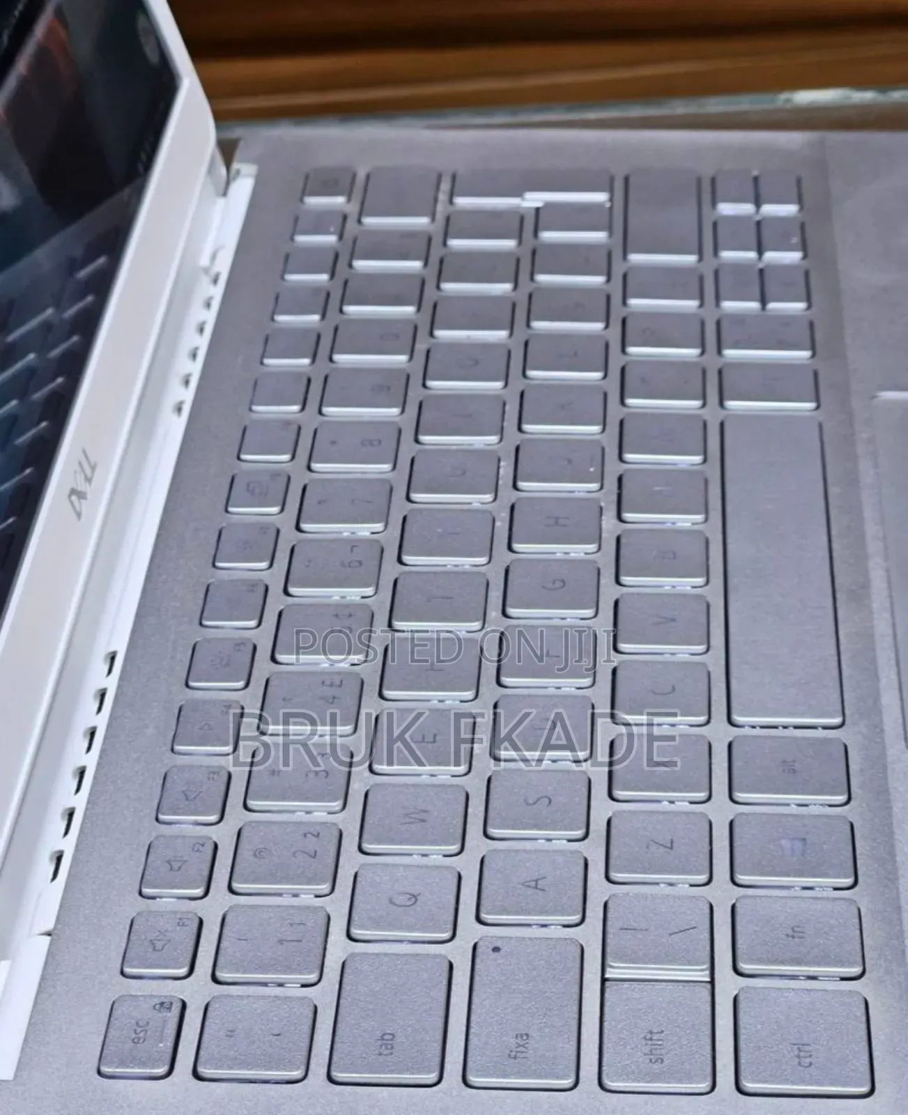 New Laptop Apple MacBook Air 2020 M1 8GB Intel Core I5 SSD 256GB