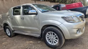 Toyota Hilux SR 4x4 2014 Silver