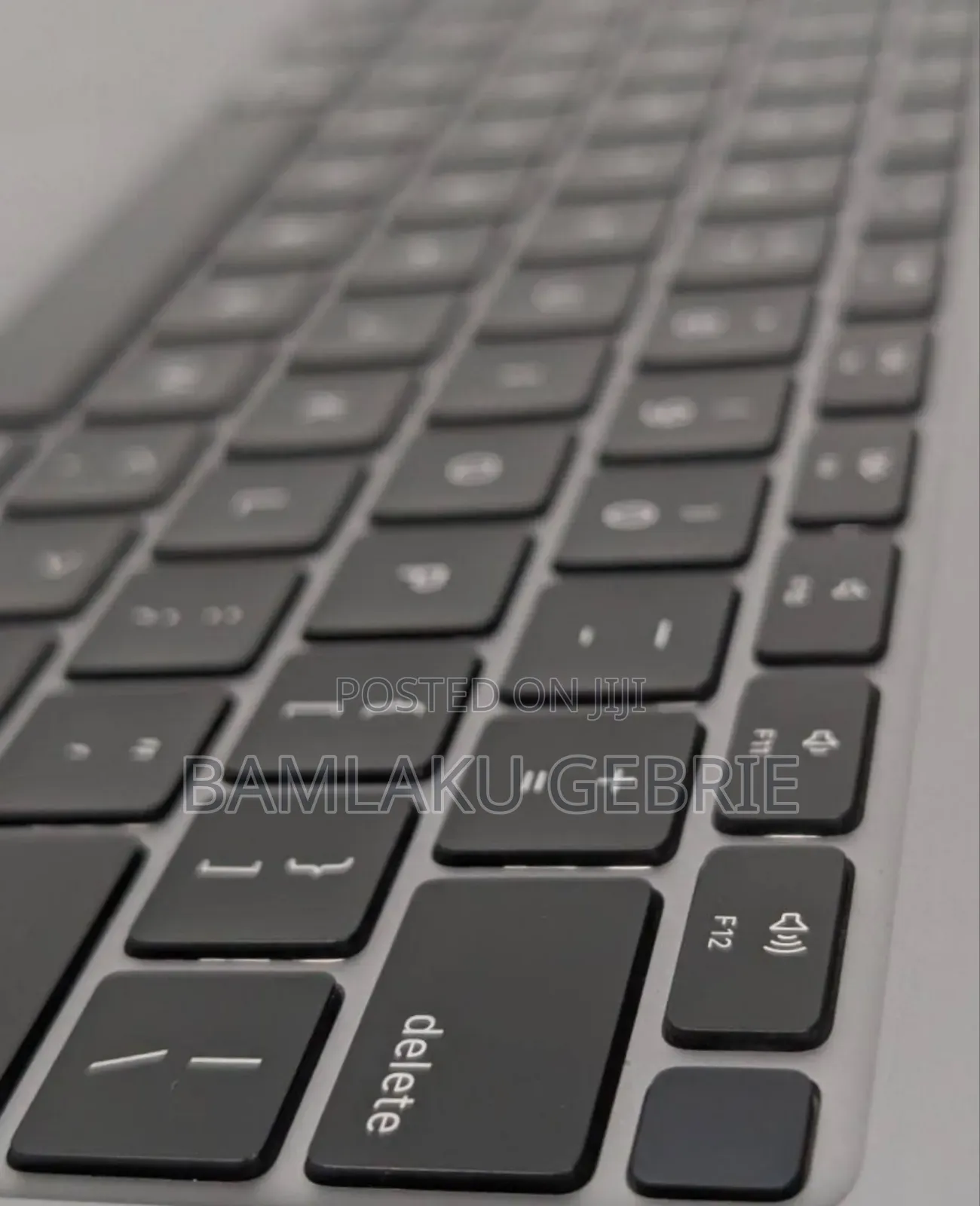 New Laptop Apple MacBook Air 2020 M1 8GB Apple M1 SSD 512GB