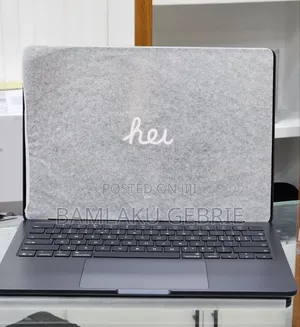 New Laptop Apple MacBook Air 2025 M4 13-Inch 16GB Apple M4 SSD 256GB