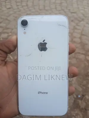 Apple XR 64 GB White