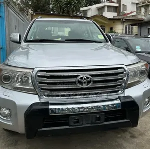 Toyota Land Cruiser 2014 Silver