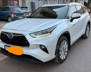 Toyota Highlander Hybrid Limited 2023 White