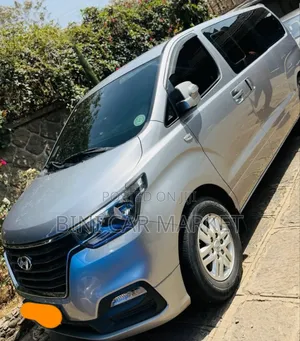 Hyundai Starex 2022 Silver