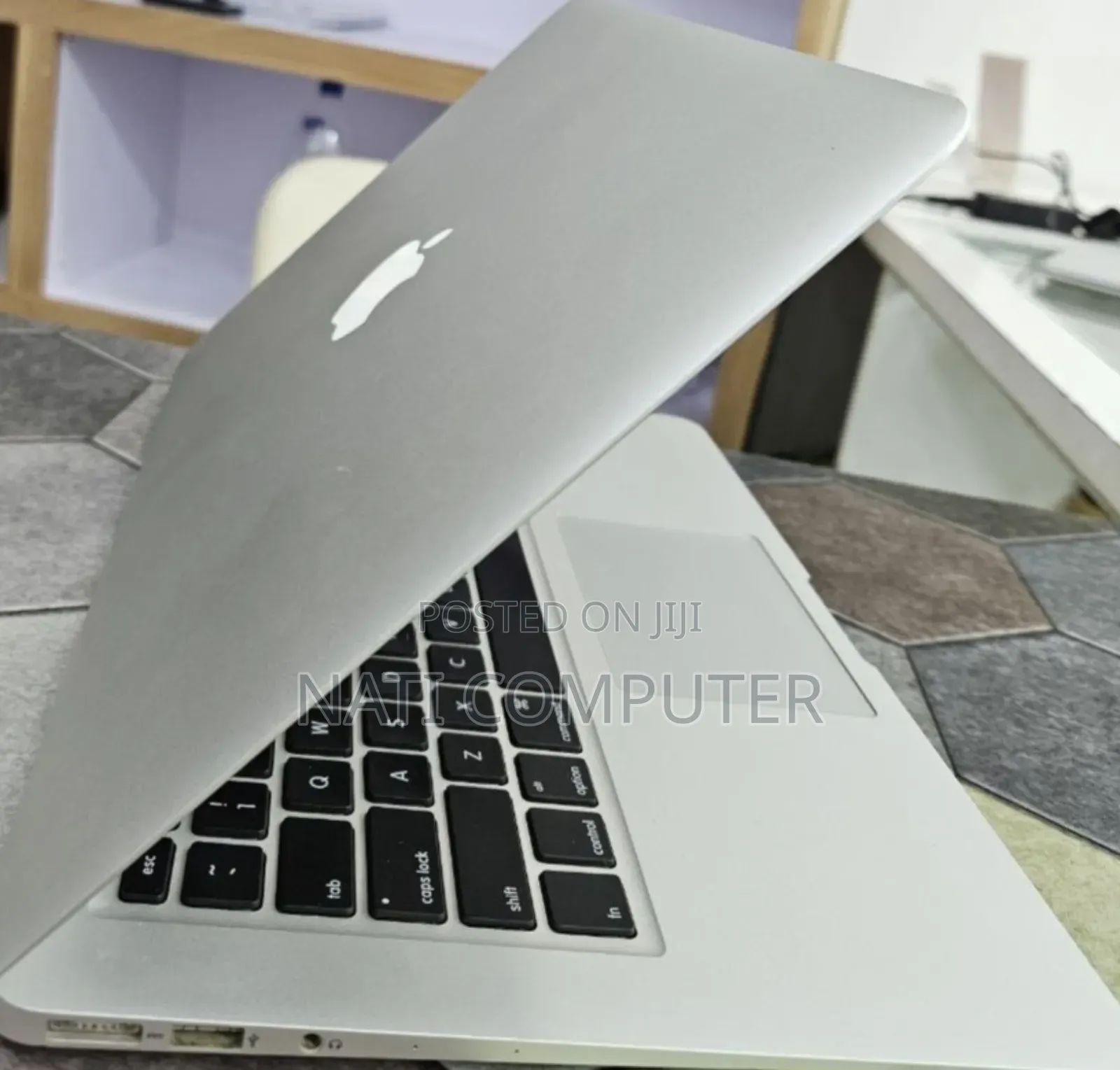 New Laptop Apple MacBook Air 2017 8GB Intel Core I5 SSD 256GB