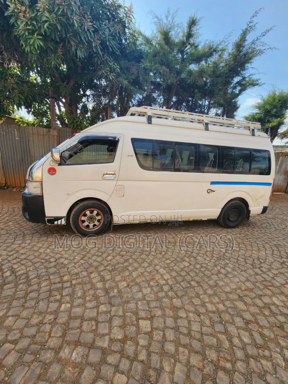 Toyota HiAce 2006 White