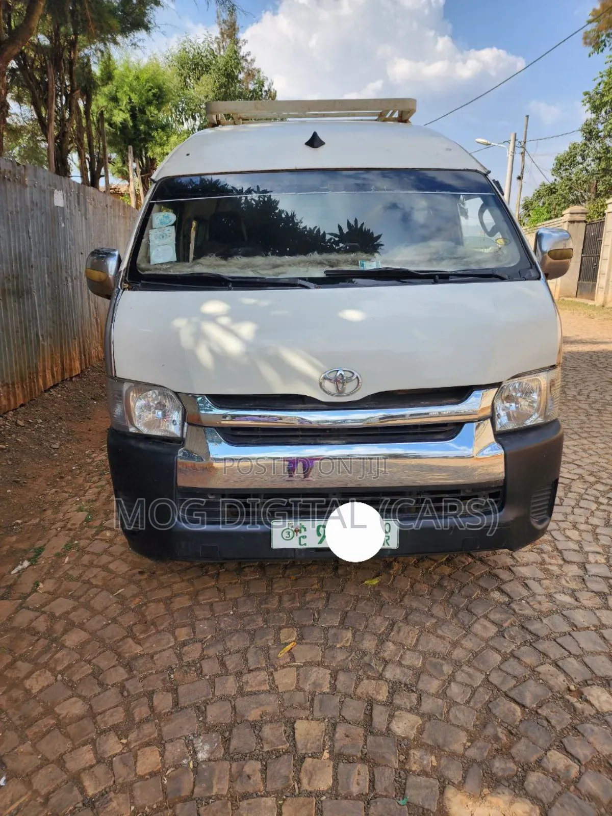 Toyota HiAce 2006 White