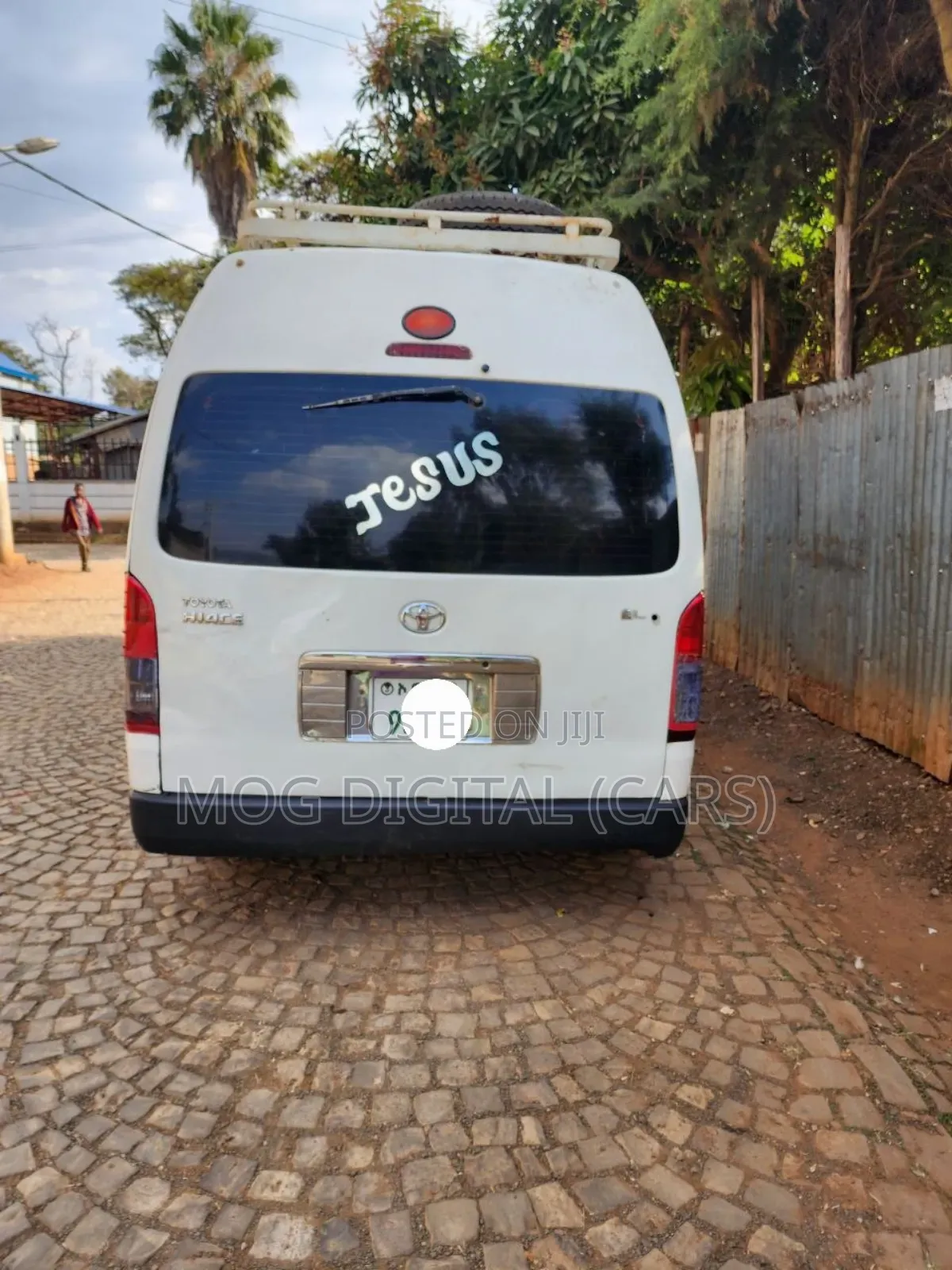 Toyota HiAce 2006 White
