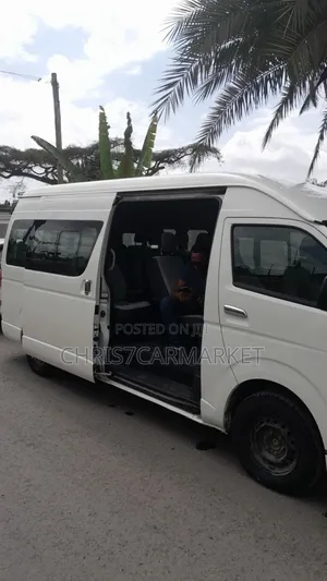 Toyota HiAce 2018 White