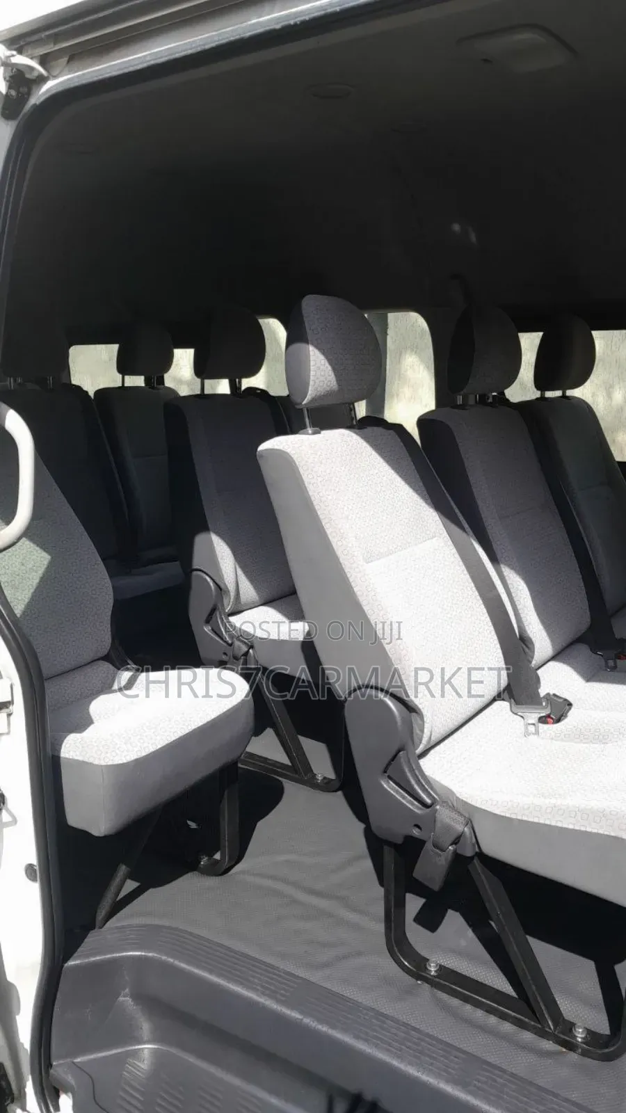 Toyota HiAce 2018 White