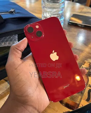 Apple iPhone 13 128 GB Red