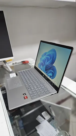 New Laptop HP Stream Notebook 16GB AMD Ryzen 5 SSD 256GB