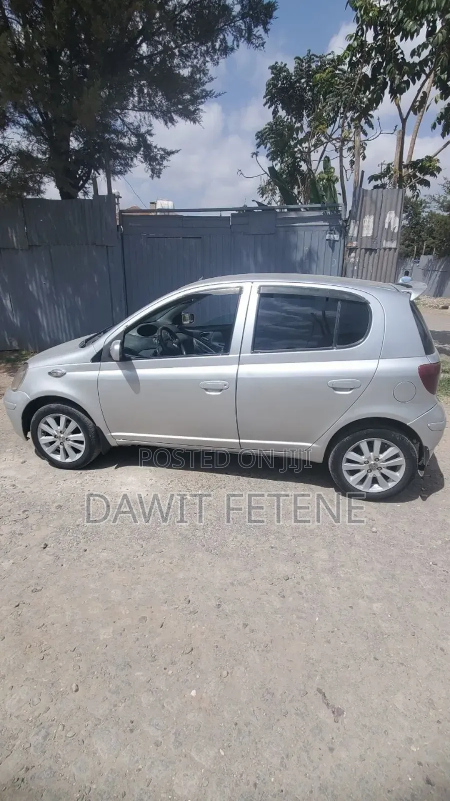 Toyota Vitz 2002 Silver