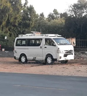 Toyota HiAce 2007 White