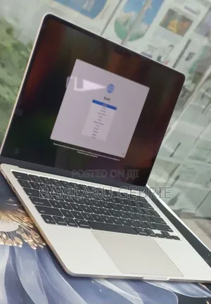 New Laptop Apple MacBook Air 2025 M4 13-Inch 16GB Apple M4 SSD 256GB