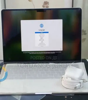 New Laptop Apple MacBook Air 2025 M4 13-Inch 16GB Apple M4 SSD 256GB