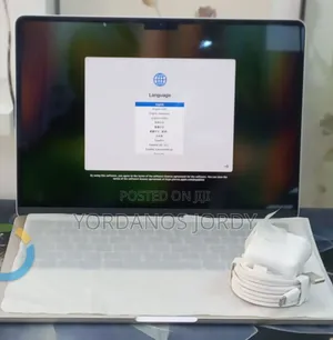 New Laptop Apple MacBook Air 2025 M4 13-Inch 16GB Apple M4 SSD 256GB