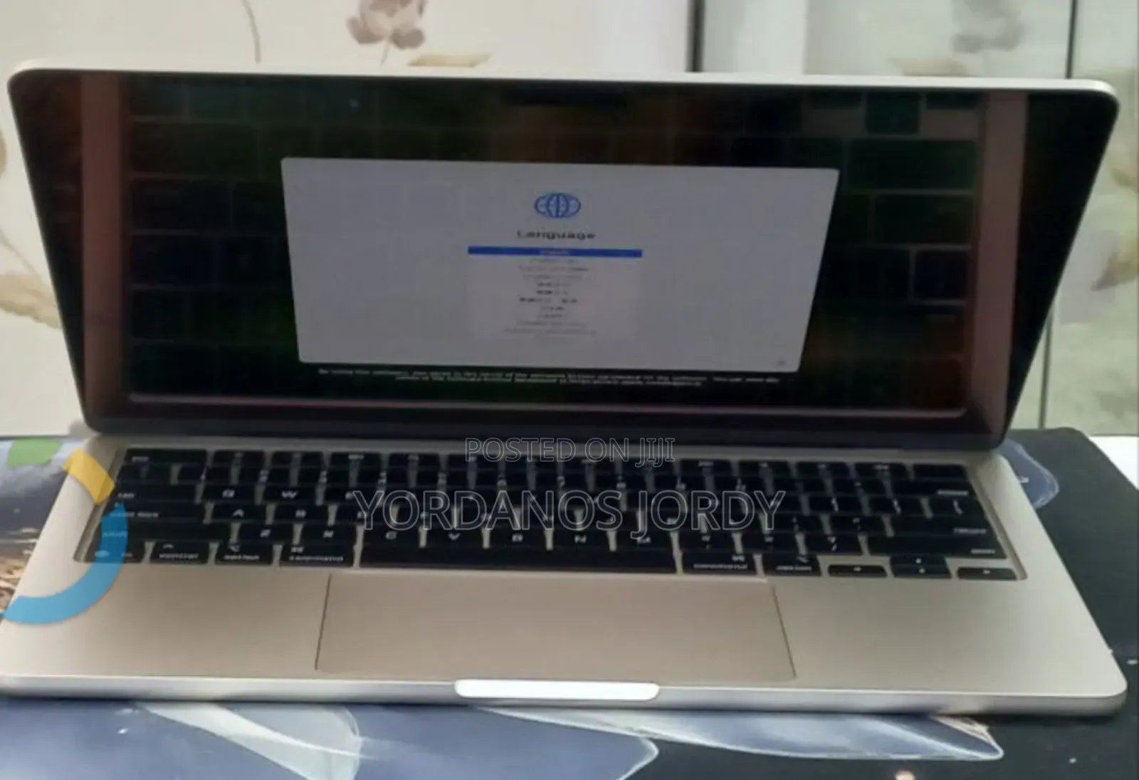 New Laptop Apple MacBook Air 2025 M4 13-Inch 16GB Apple M4 SSD 256GB