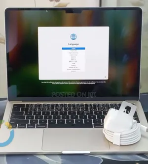 New Laptop Apple MacBook Air 2025 M4 13-Inch 16GB Apple M4 SSD 256GB