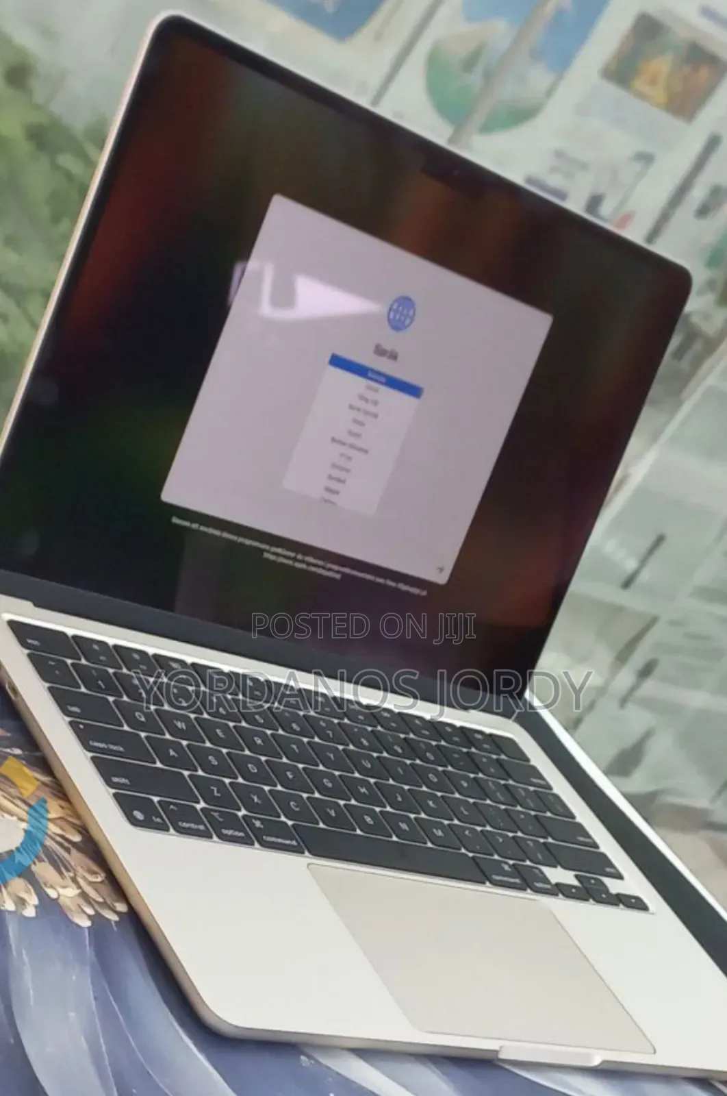 New Laptop Apple MacBook Air 2025 M4 13-Inch 16GB Apple M4 SSD 256GB