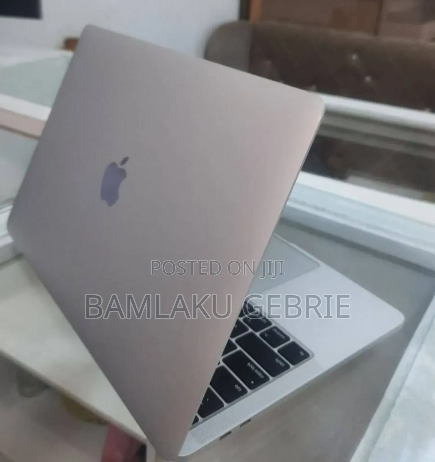 New Laptop Apple MacBook Pro 2020 8GB Intel Core I5 SSD 256GB