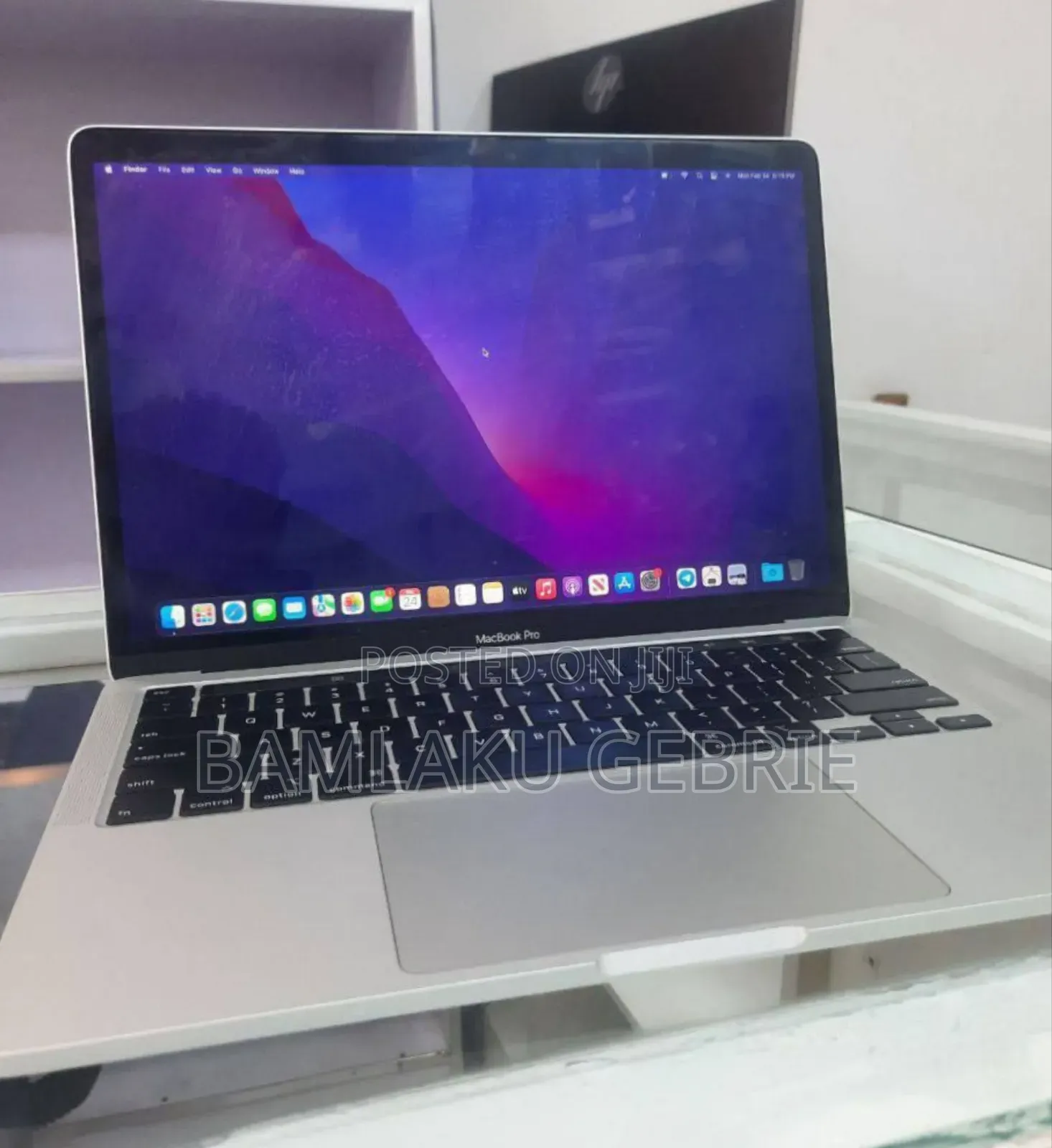 New Laptop Apple MacBook Pro 2020 8GB Intel Core I5 SSD 256GB
