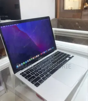 New Laptop Apple MacBook Pro 2020 8GB Intel Core I5 SSD 256GB