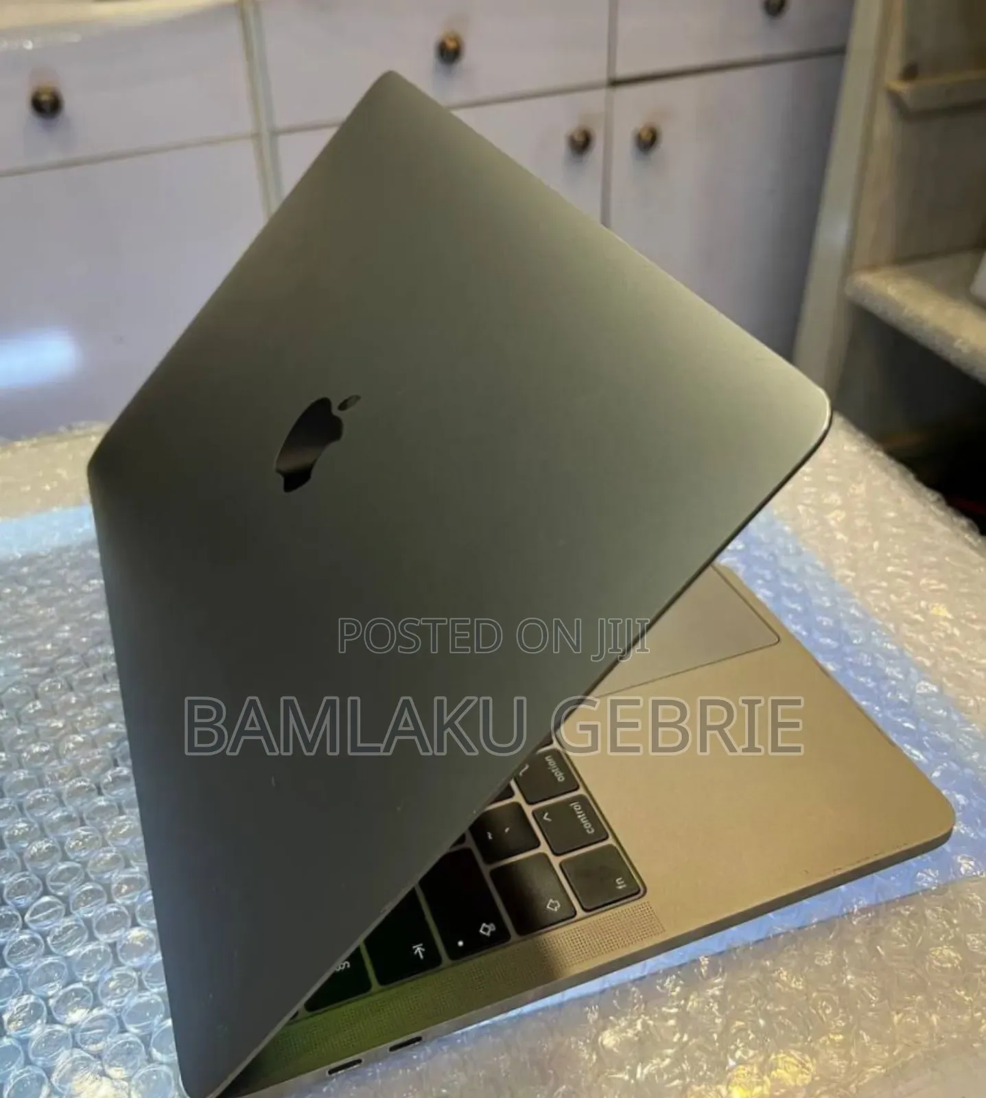 New Laptop Apple MacBook Pro 2019 8GB Intel Core I5 SSD 128GB