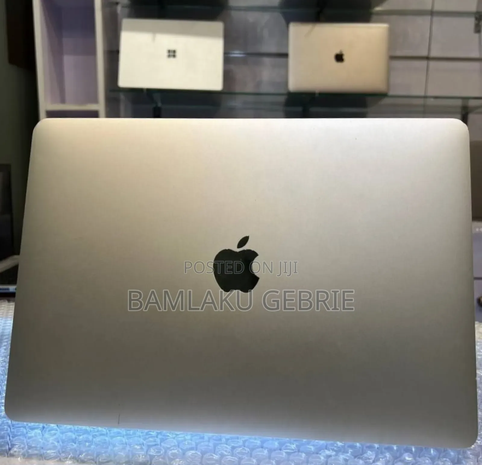 New Laptop Apple MacBook Pro 2020 8GB Intel Core I5 SSD 256GB