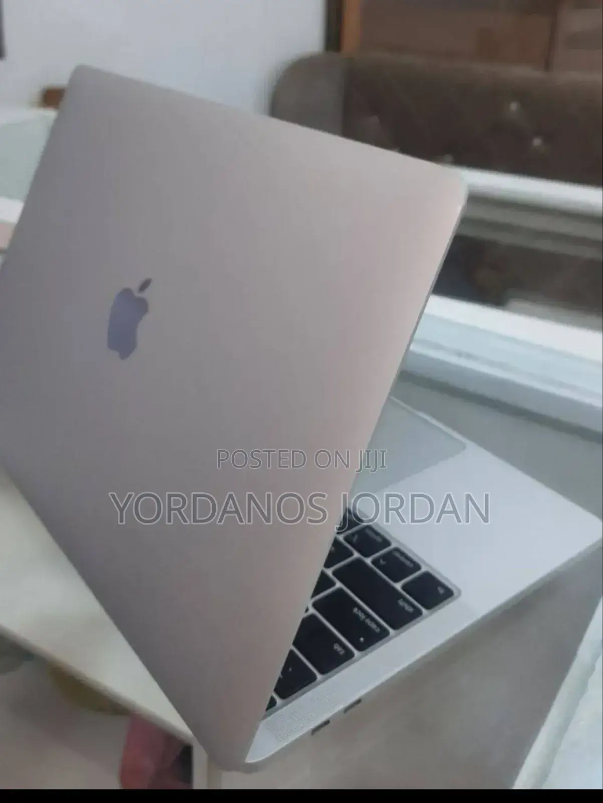 New Laptop Apple MacBook Pro 2020 8GB Intel Core I5 SSD 256GB