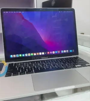 New Laptop Apple MacBook Pro 2020 8GB Intel Core I5 SSD 256GB